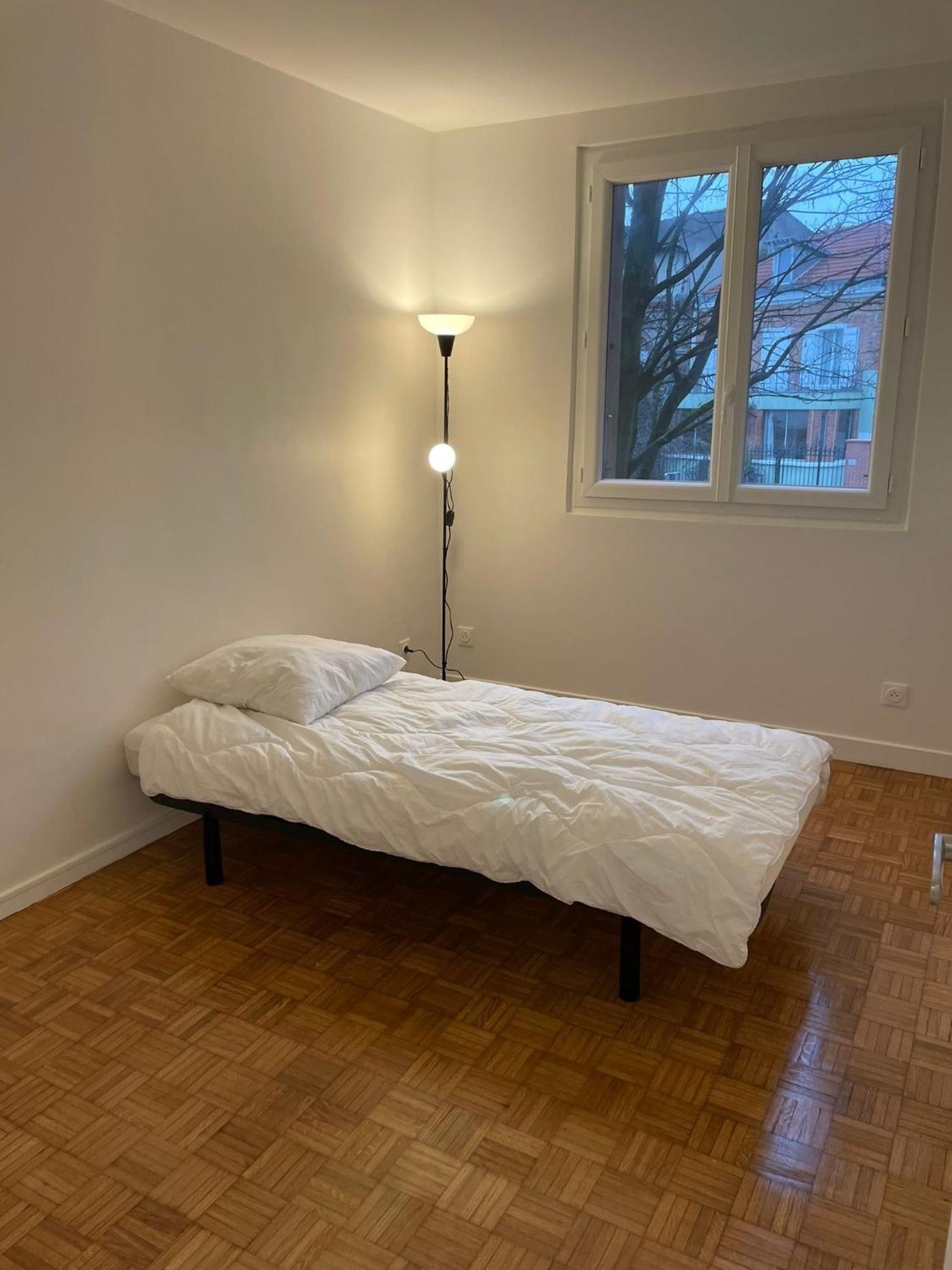 5 People/Paris-Cdg/France Stadium Apartment Баньоле Екстериор снимка